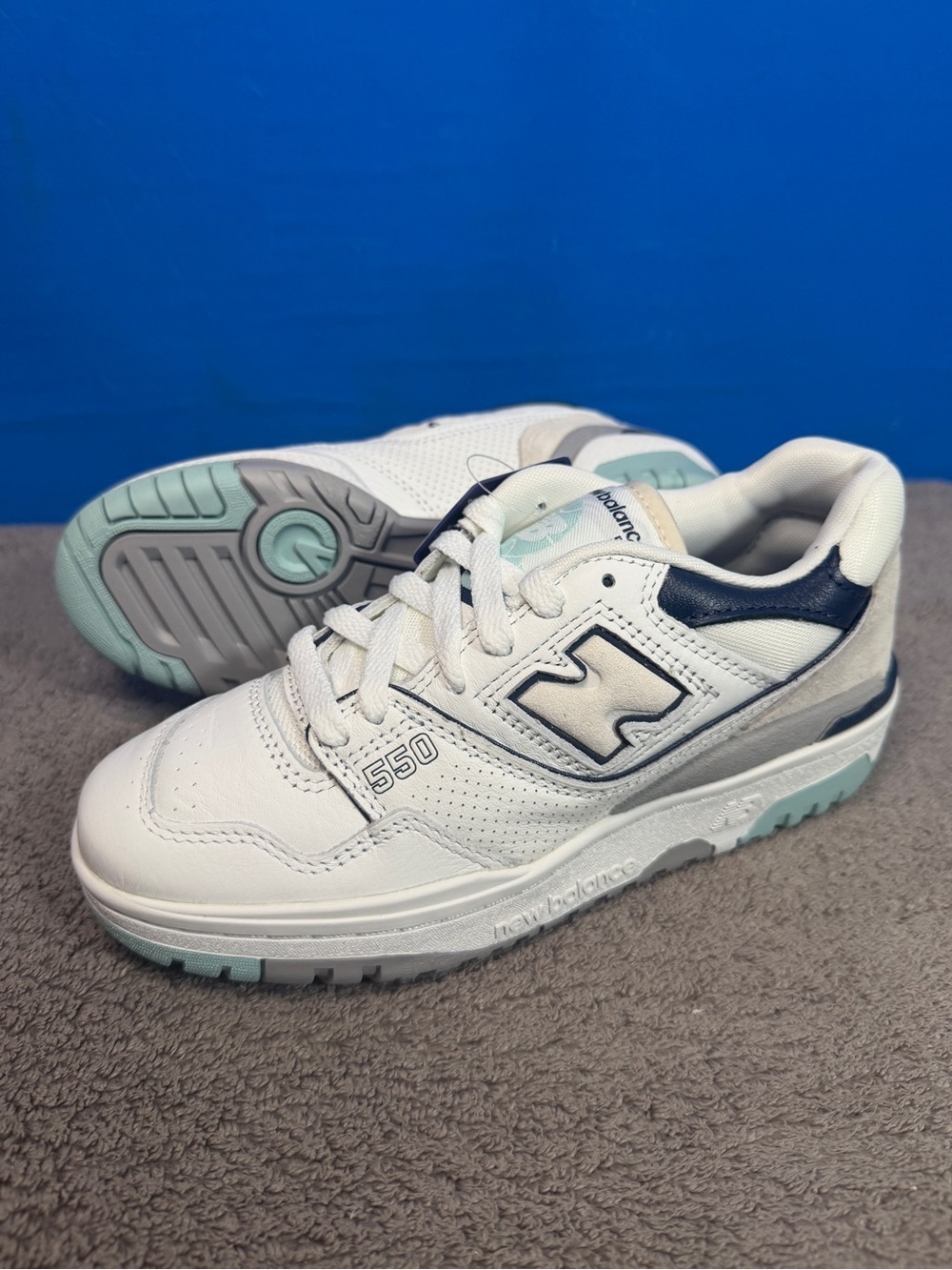 New balance
550
'white winter fog'
Bran new